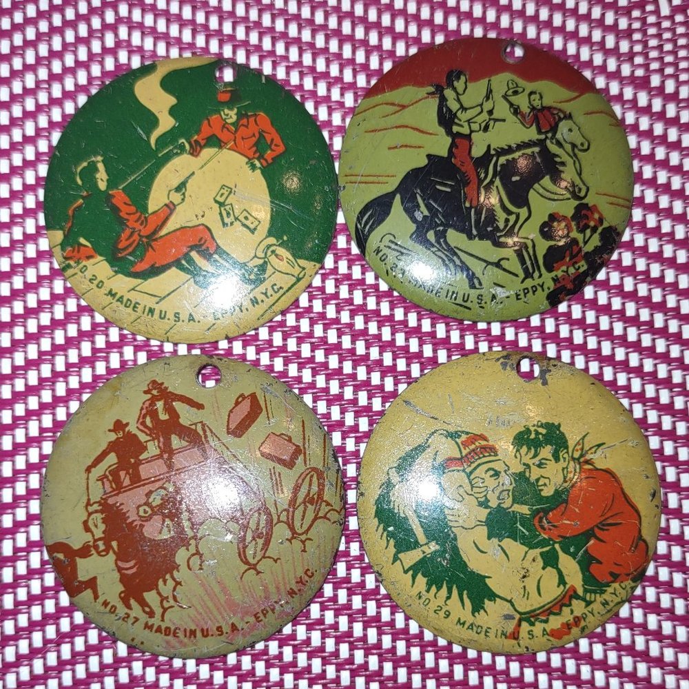 23 Vintage 1940 Eppy NYC Cowboys & Indians Western Tin Pendant Charms - Picture 3 of 6